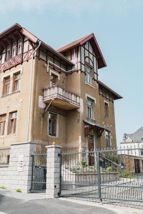 Executive 2-Bdrm Central Suite Ústí nad Labem Exteriör bild